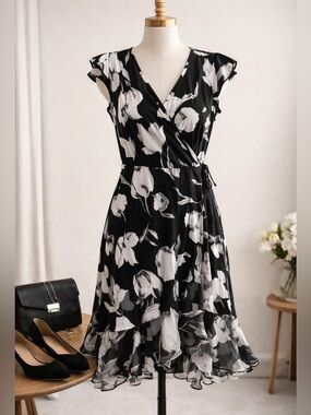 White House Black Market Floral faux Wrap Dress Chiffon Ruffle Hem Flowy M